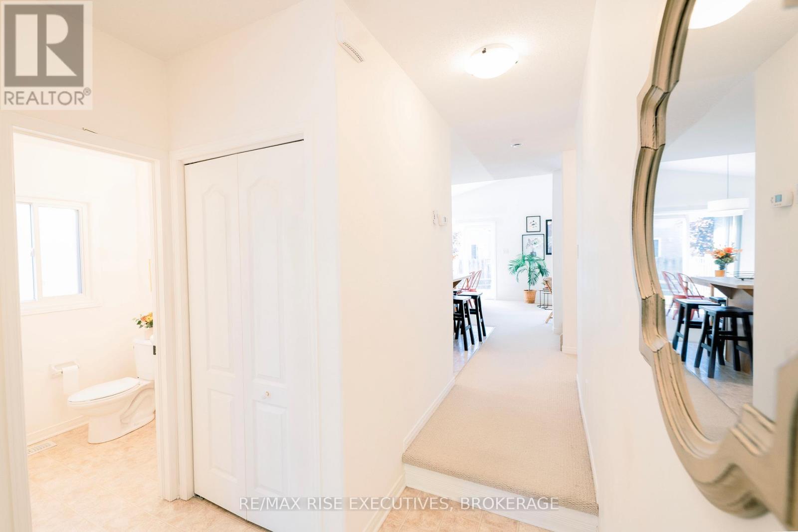 710 MARGARET WAY - 6
