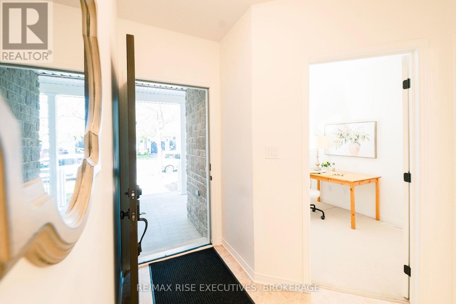 710 MARGARET WAY - 7