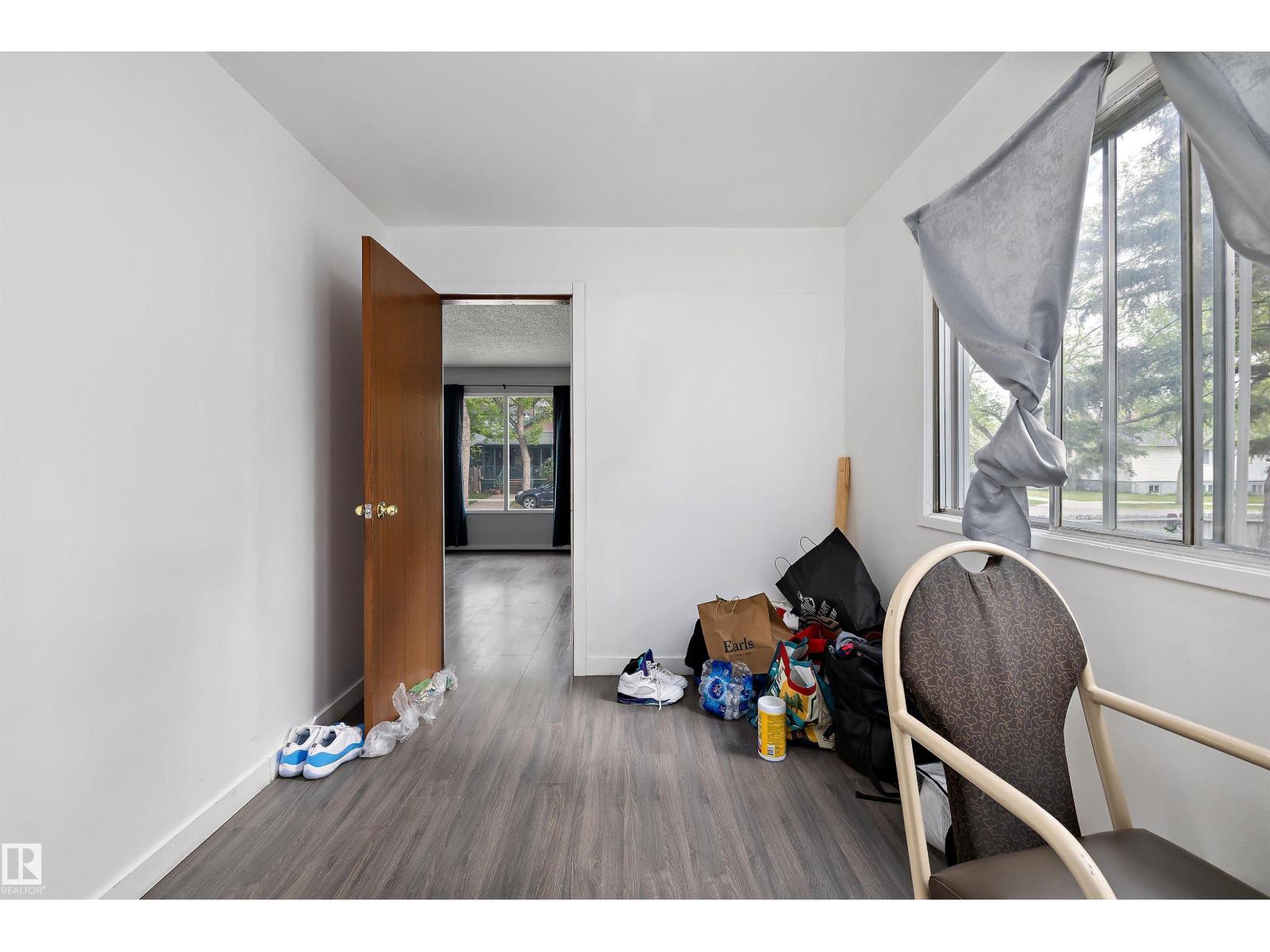 12303 115 AV NW - 21