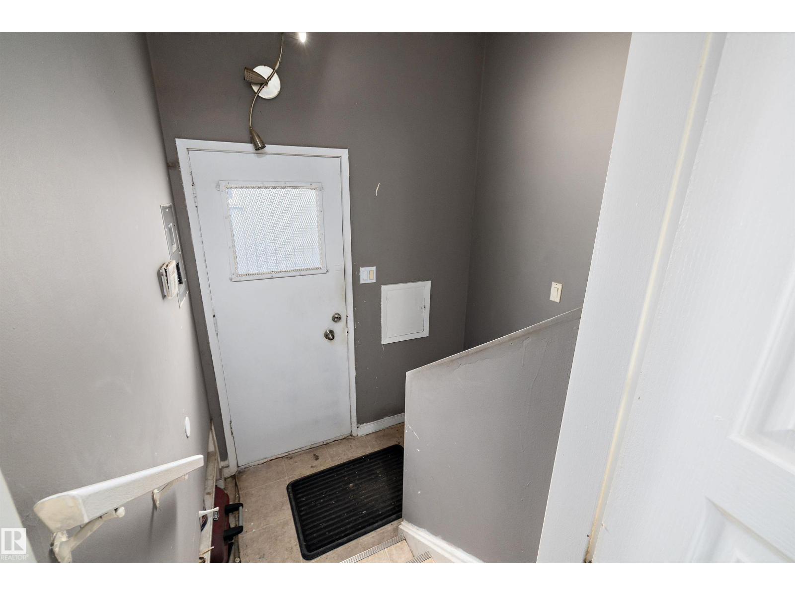 12303 115 AV NW - 22
