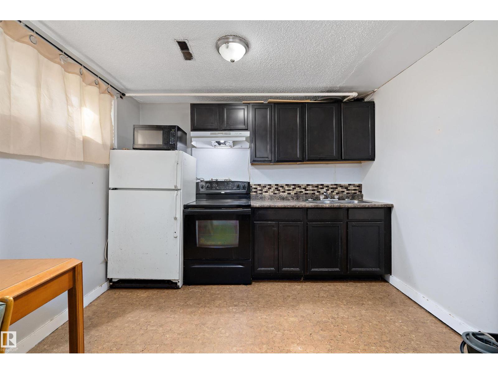 12303 115 AV NW - 23