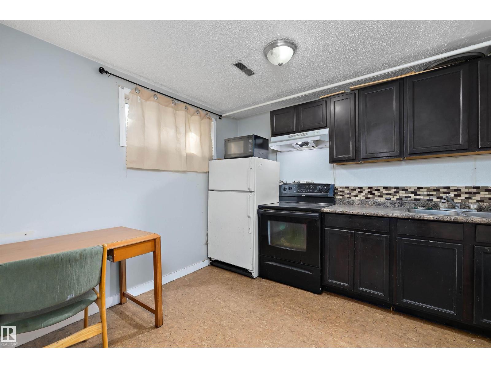 12303 115 AV NW - 24