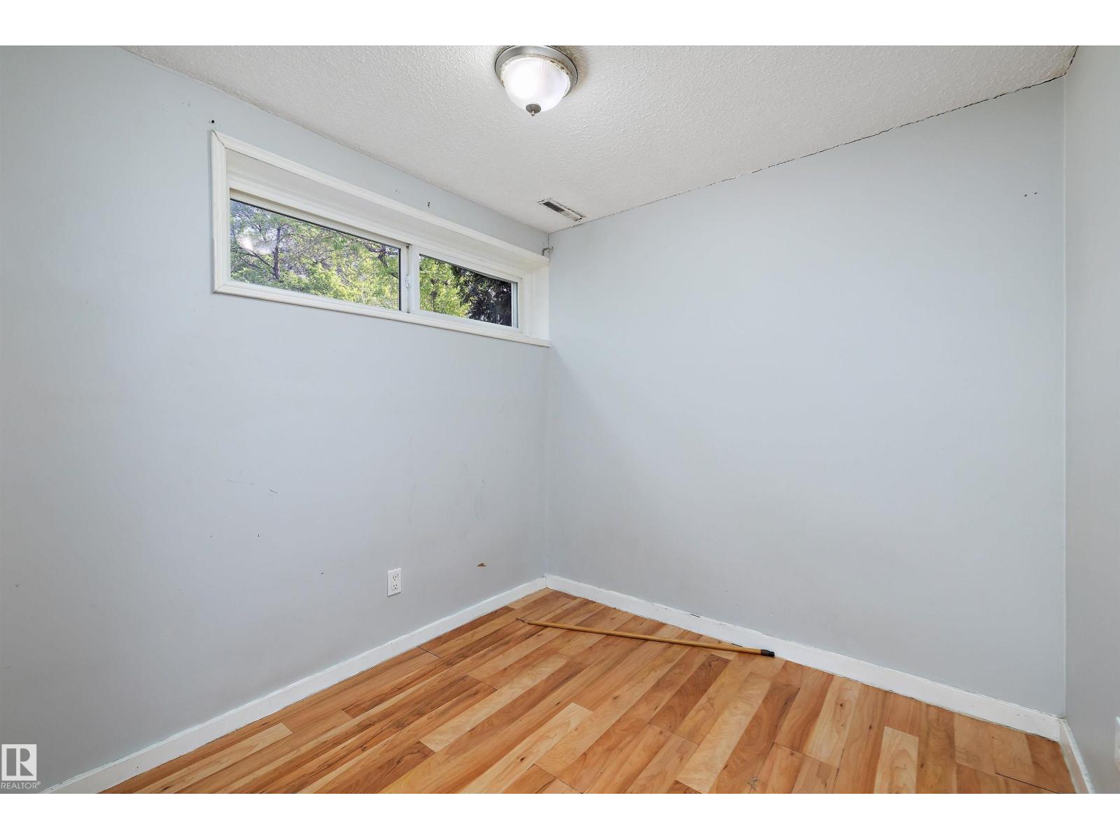 12303 115 AV NW - 29