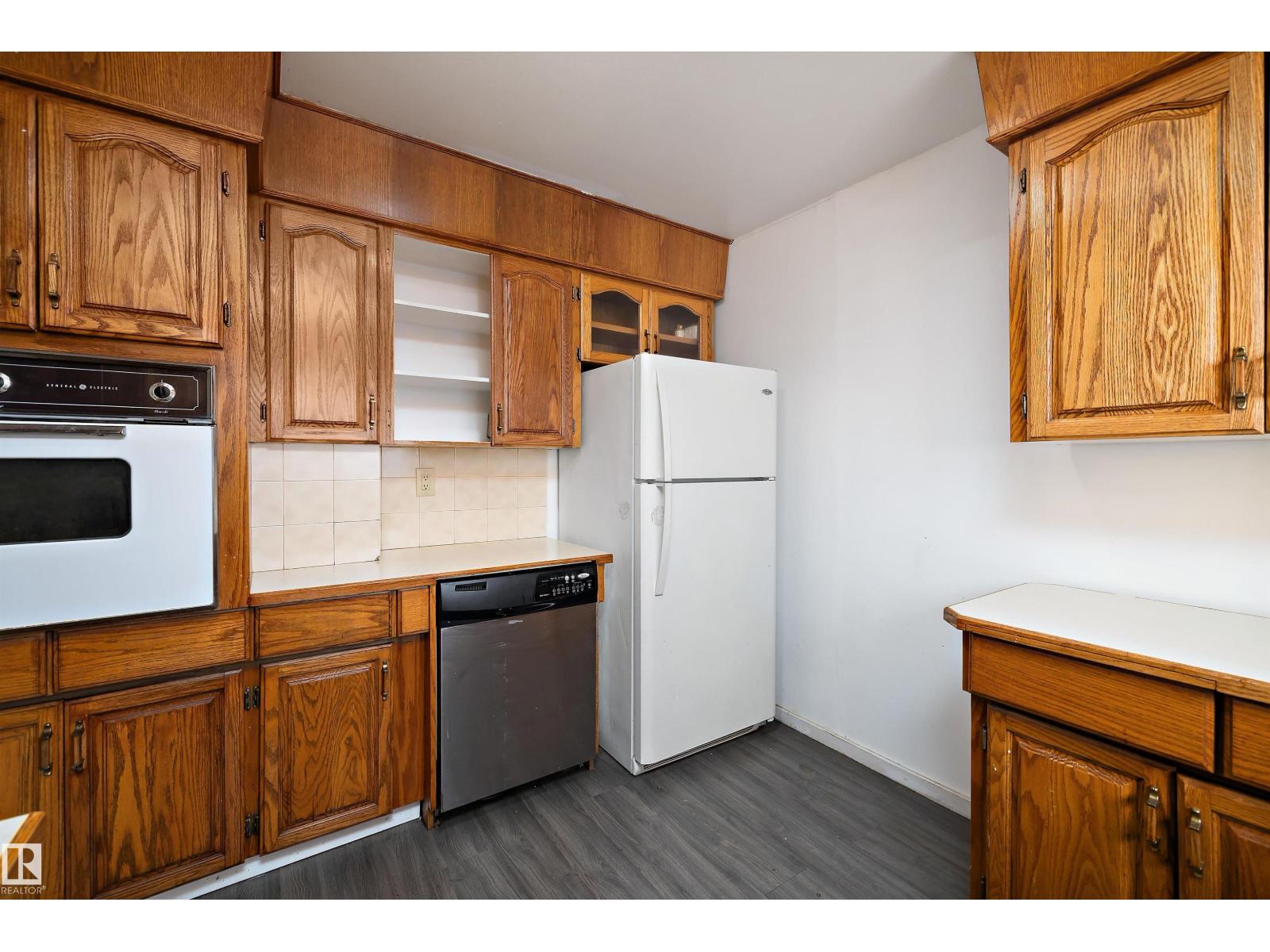 12303 115 AV NW - 5
