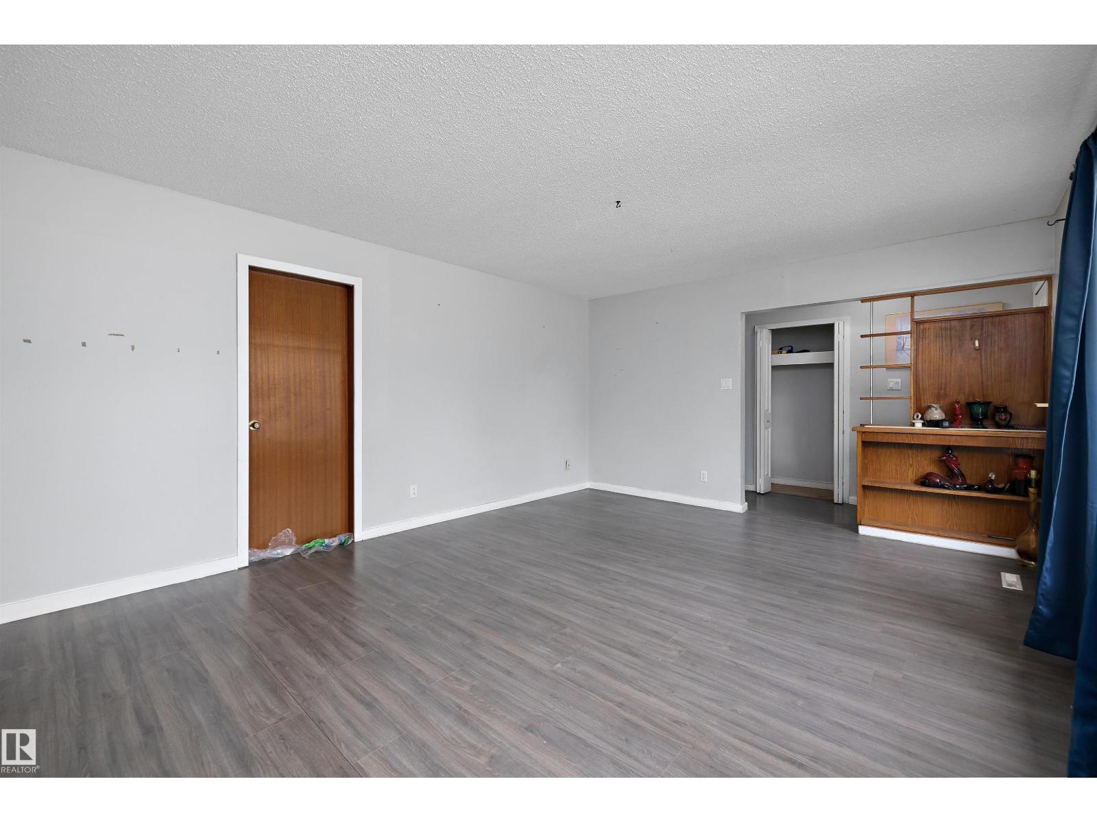 12303 115 AV NW - 9