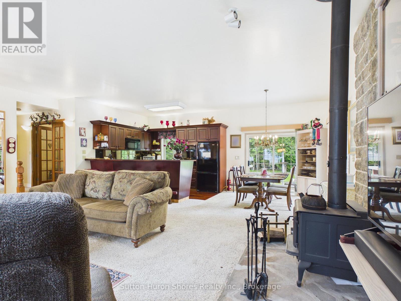 484 SUNSET DRIVE - 13