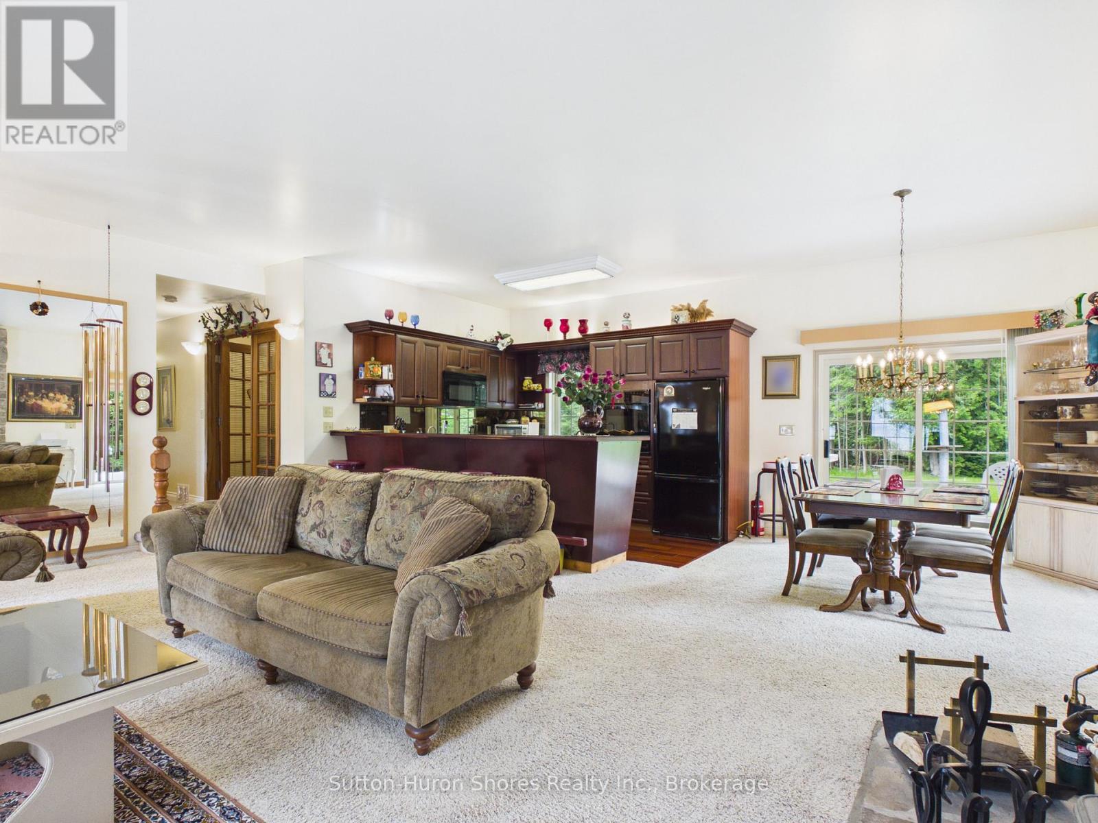 484 SUNSET DRIVE - 12