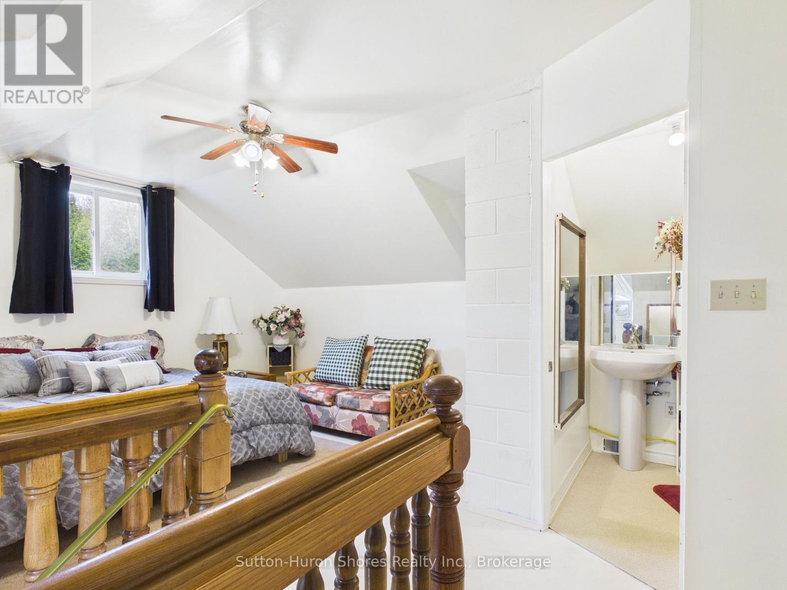 484 SUNSET DRIVE - 34