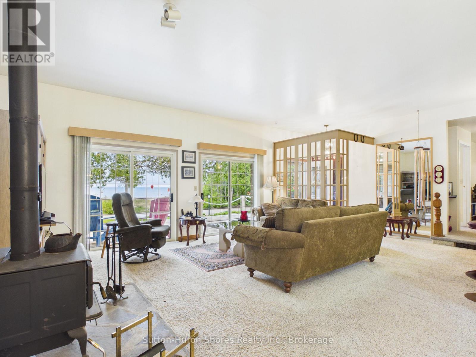 484 SUNSET DRIVE - 10