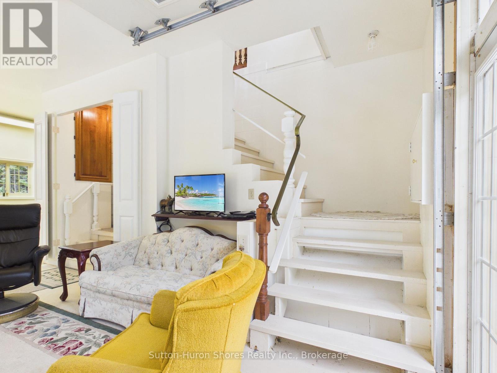 484 SUNSET DRIVE - 32