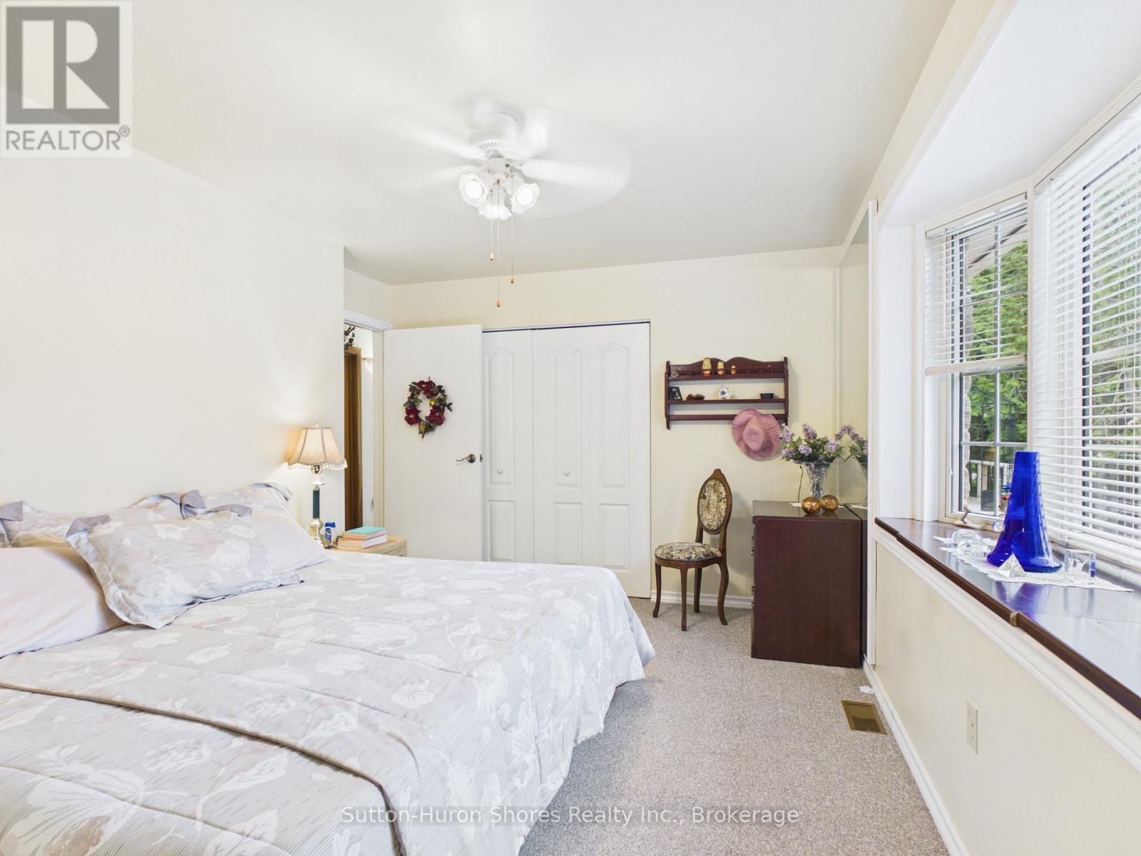 484 SUNSET DRIVE - 22