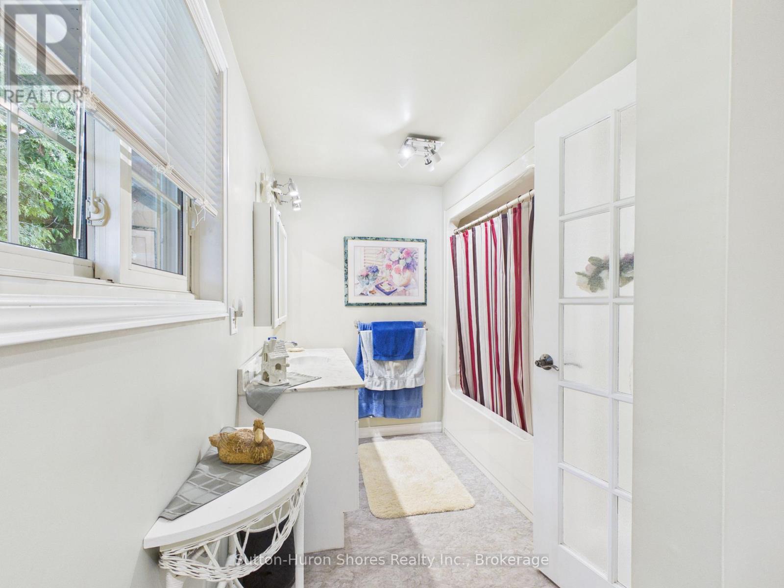 484 SUNSET DRIVE - 20