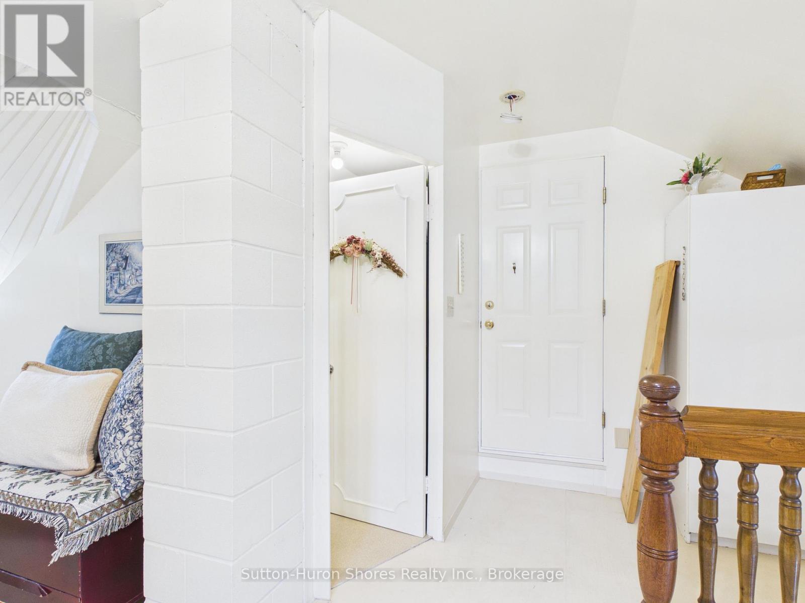 484 SUNSET DRIVE - 35