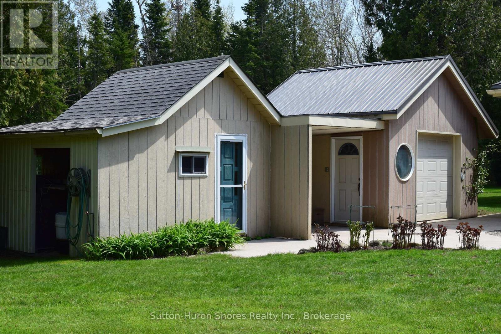 484 SUNSET DRIVE - 39