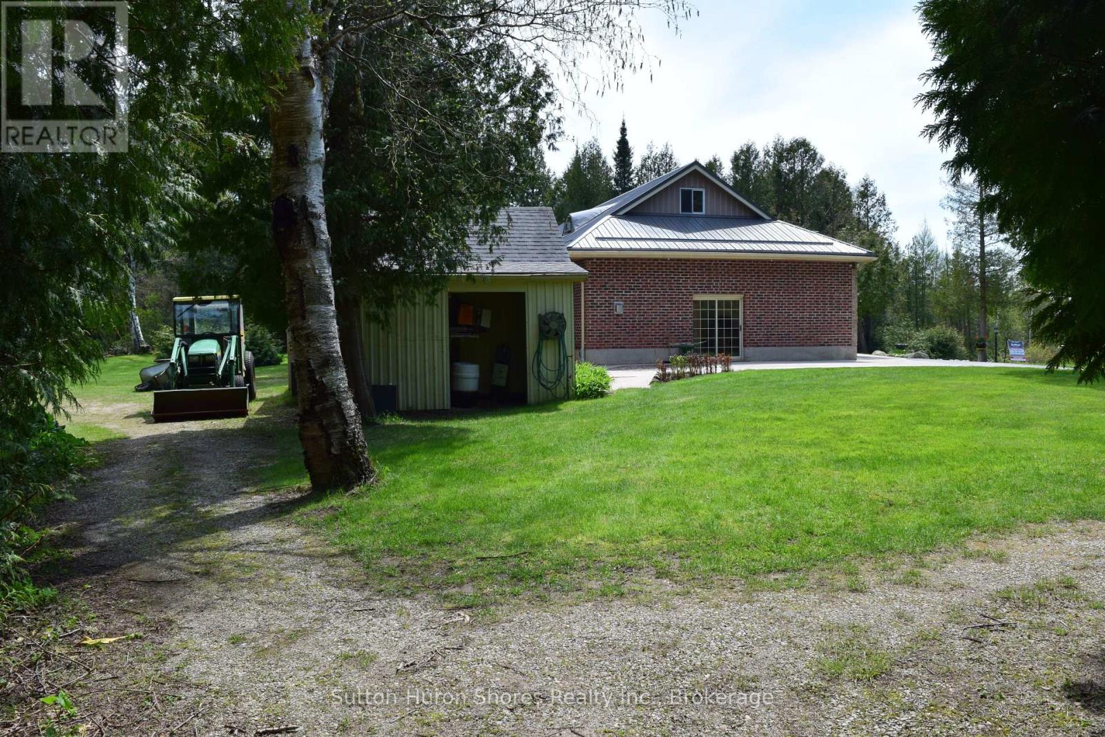 484 SUNSET DRIVE - 40