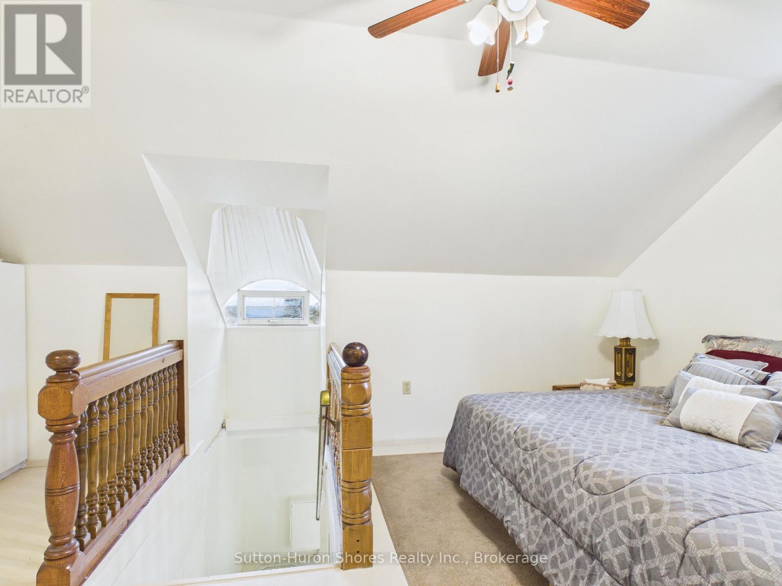 484 SUNSET DRIVE - 33