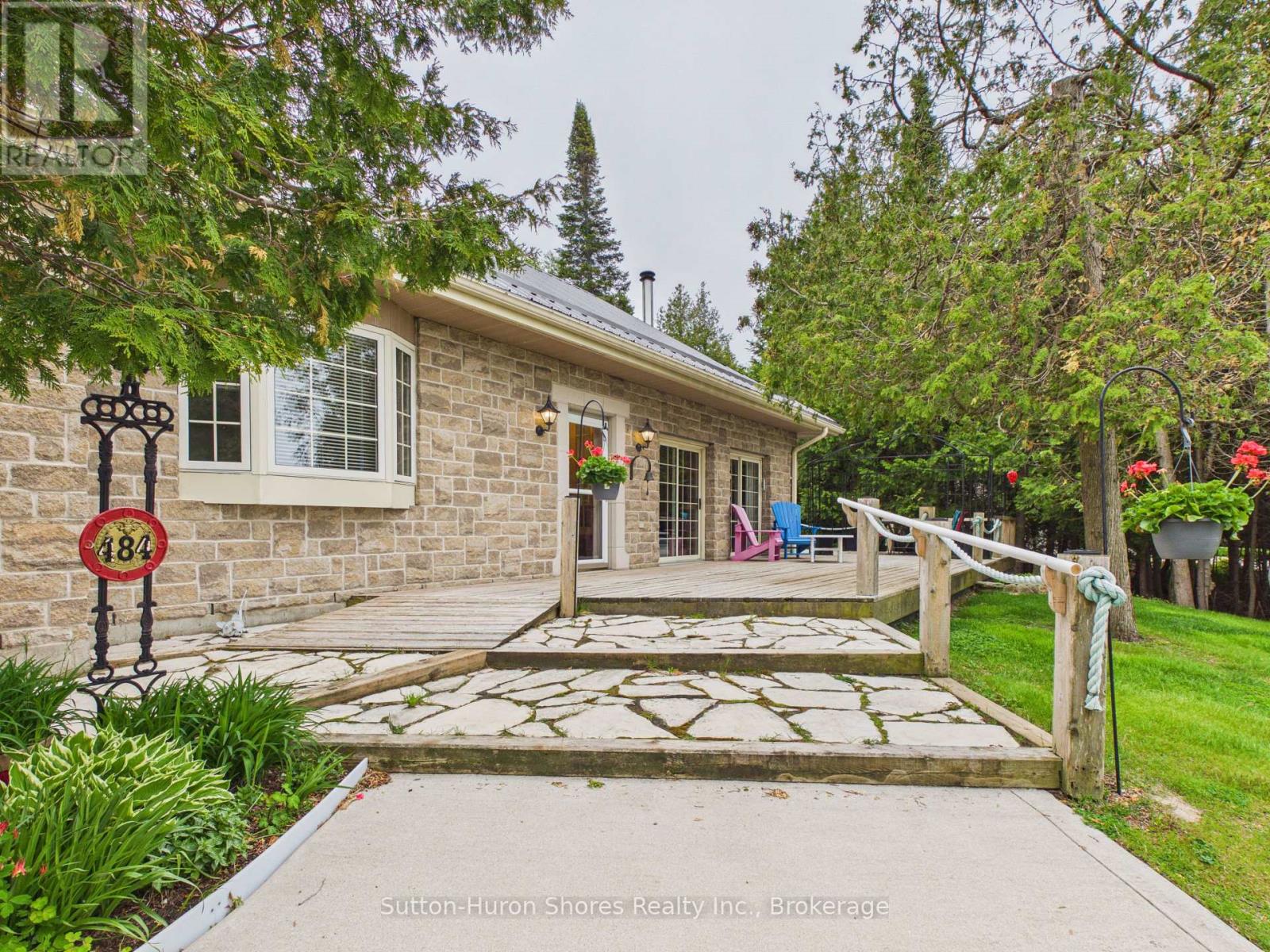 484 SUNSET DRIVE - 5