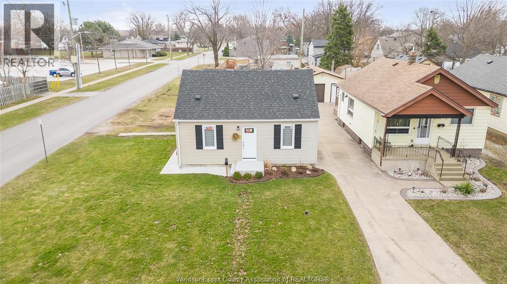 699 ALEXANDRINE STREET - 1