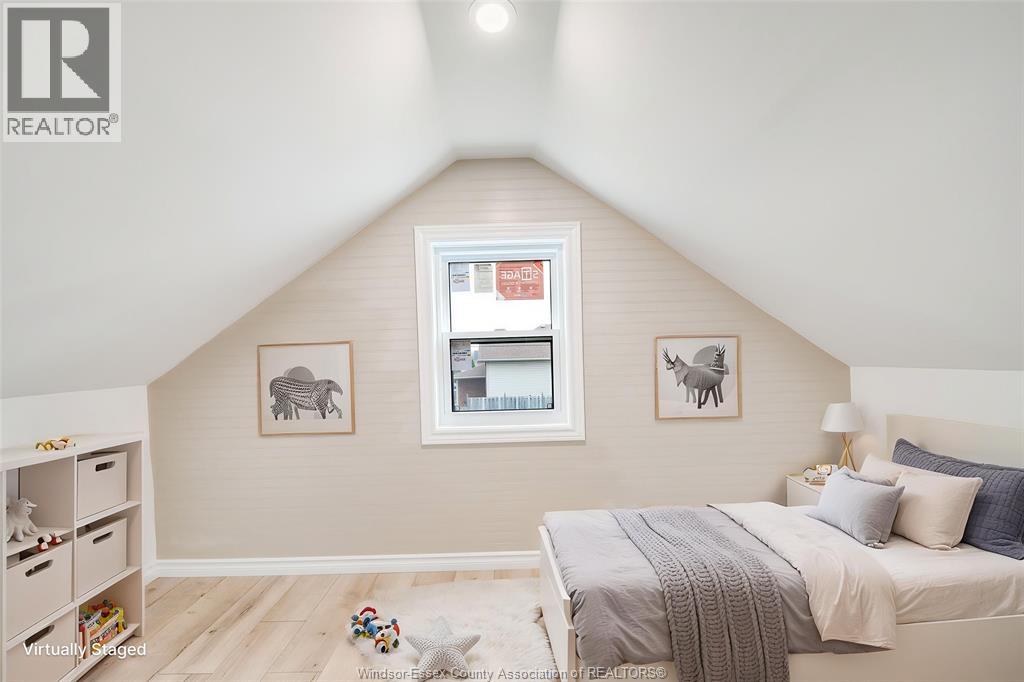 699 ALEXANDRINE STREET - 28