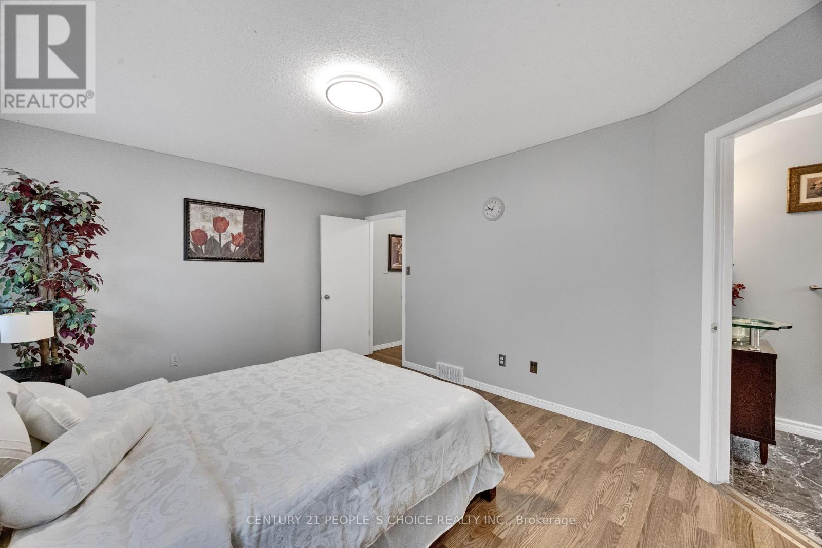 34 PHAIR CRESCENT - 26