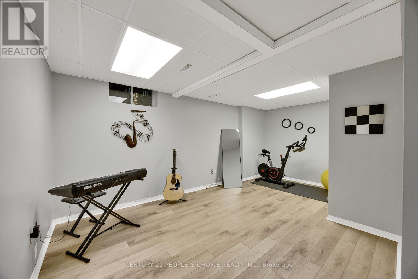 34 PHAIR CRESCENT - 36