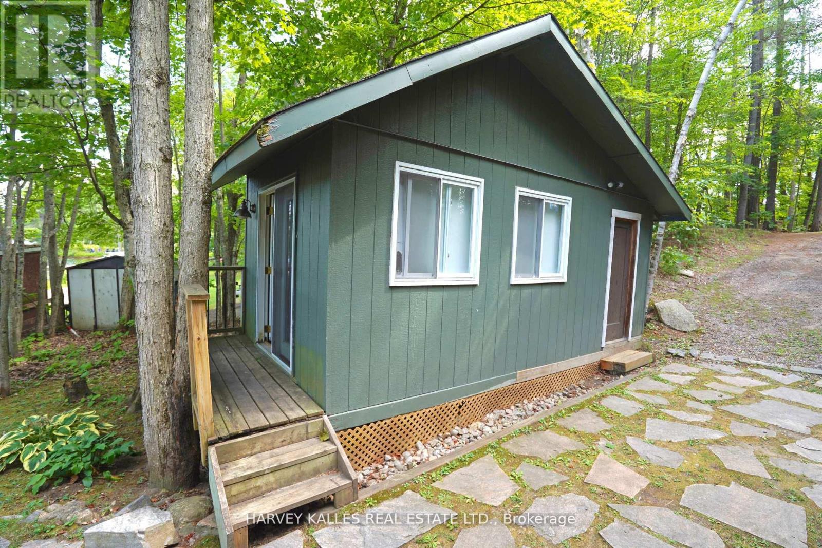 83 PINETREE ROAD - 6