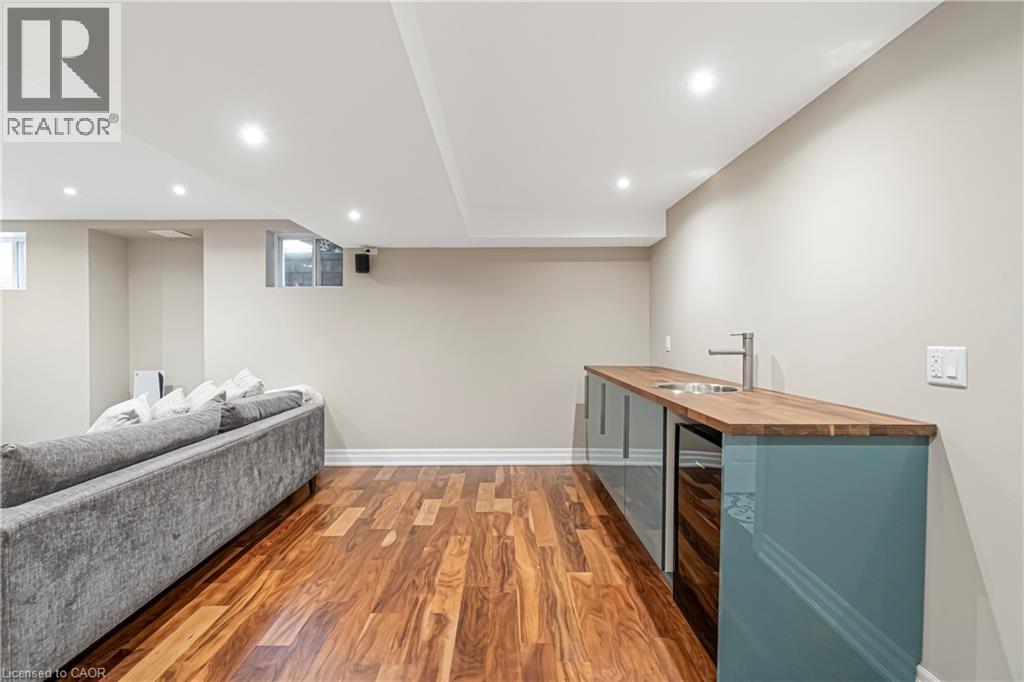 355 WISTERIA Way - 38