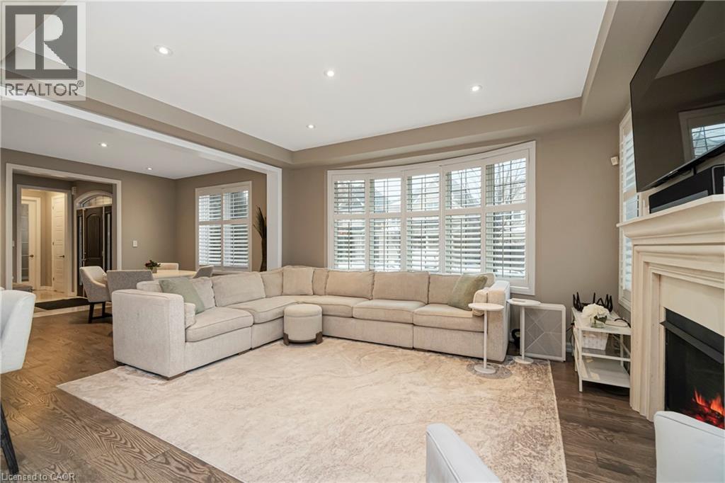 355 WISTERIA Way - 7