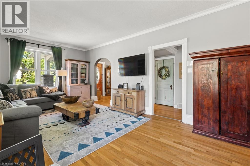 61 MEMORIAL Avenue - 11
