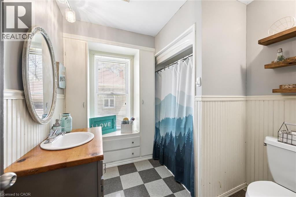61 MEMORIAL Avenue - 33