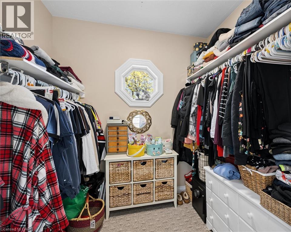61 MEMORIAL Avenue - 37
