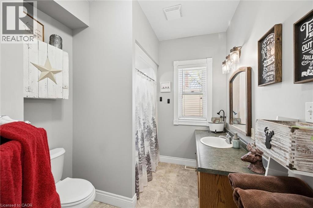 61 MEMORIAL Avenue - 38