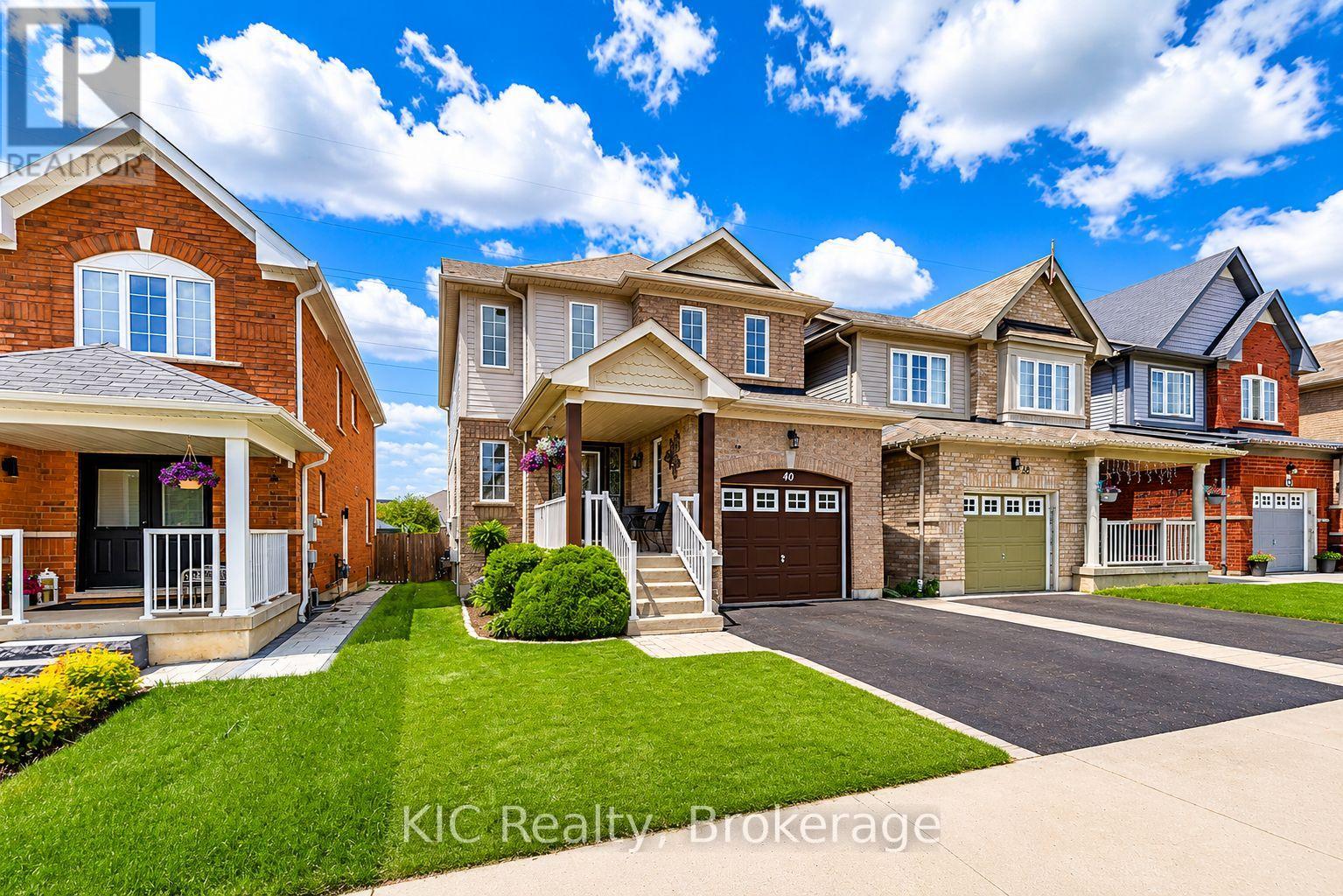 40 PUTTINGEDGE DRIVE - 1