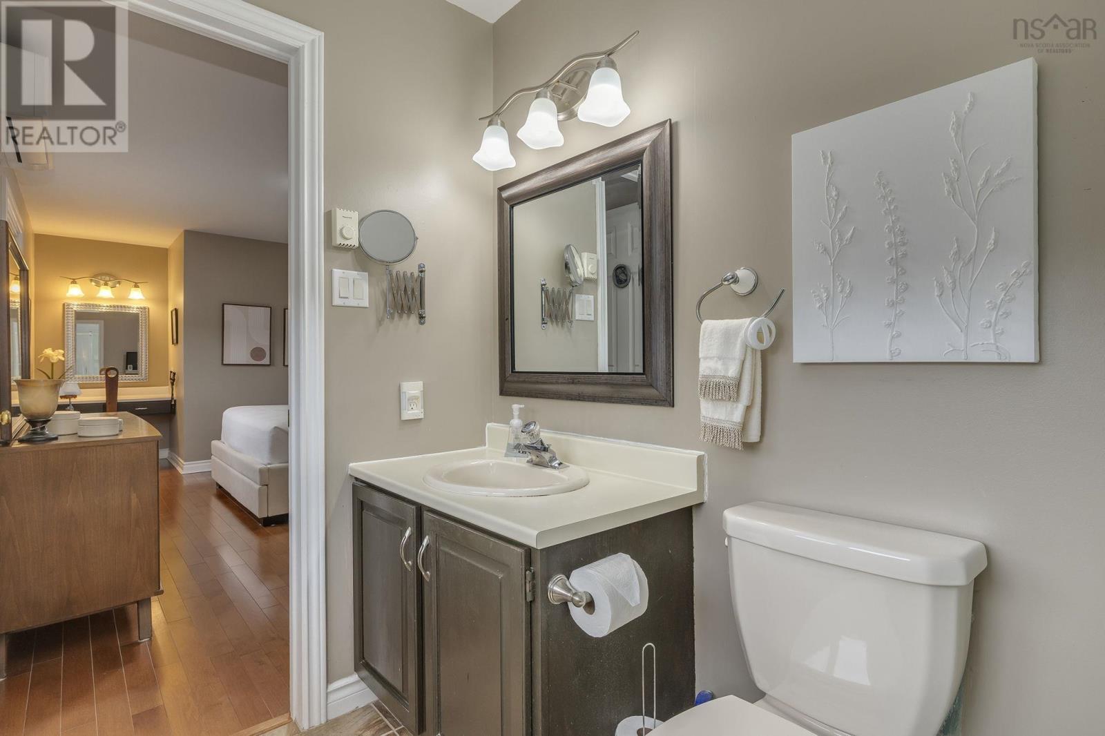 10 Abbey Dale Court - 35