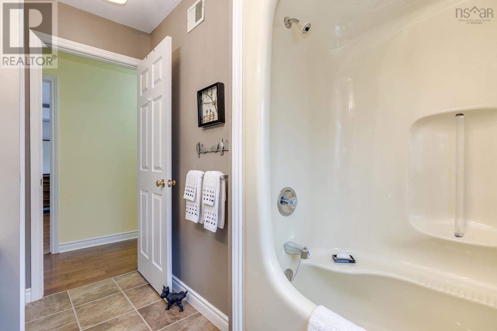 10 Abbey Dale Court - 41