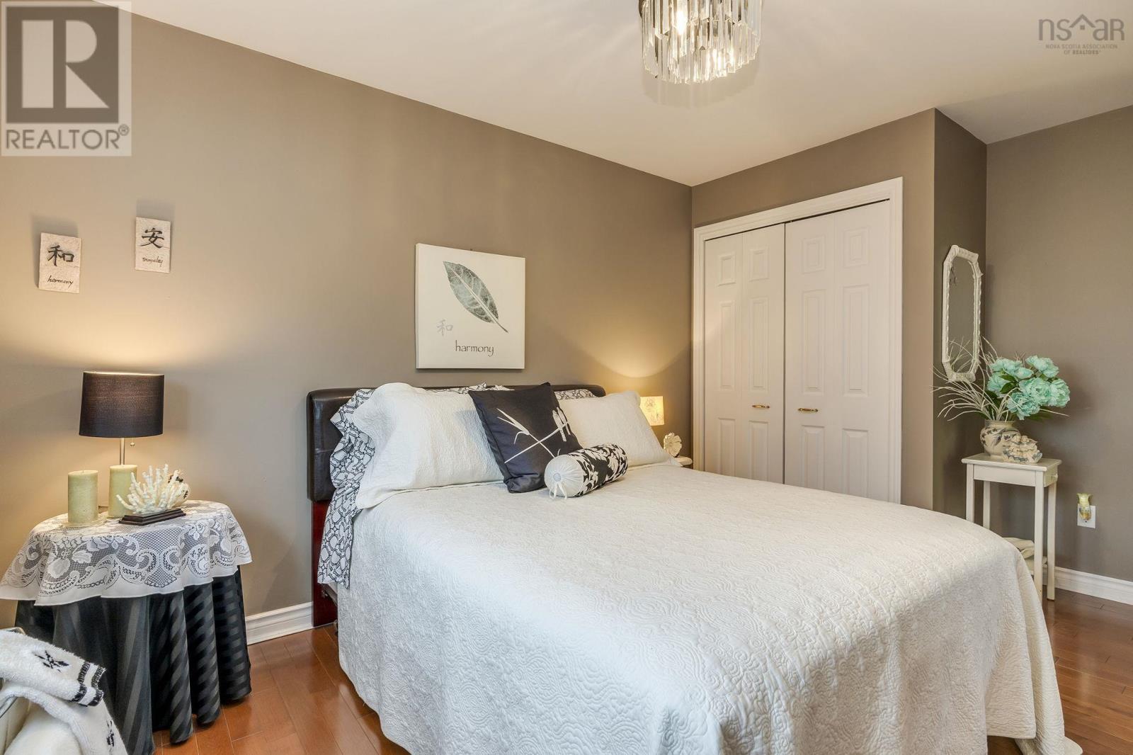 10 Abbey Dale Court - 43