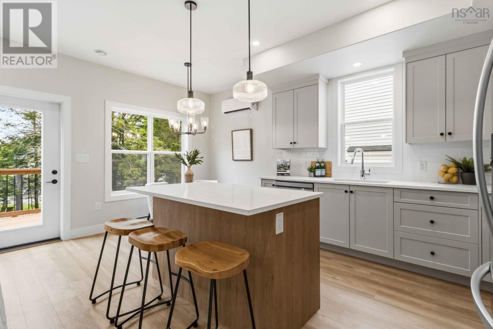 PC-42 29 Pearlgarden Close - 9