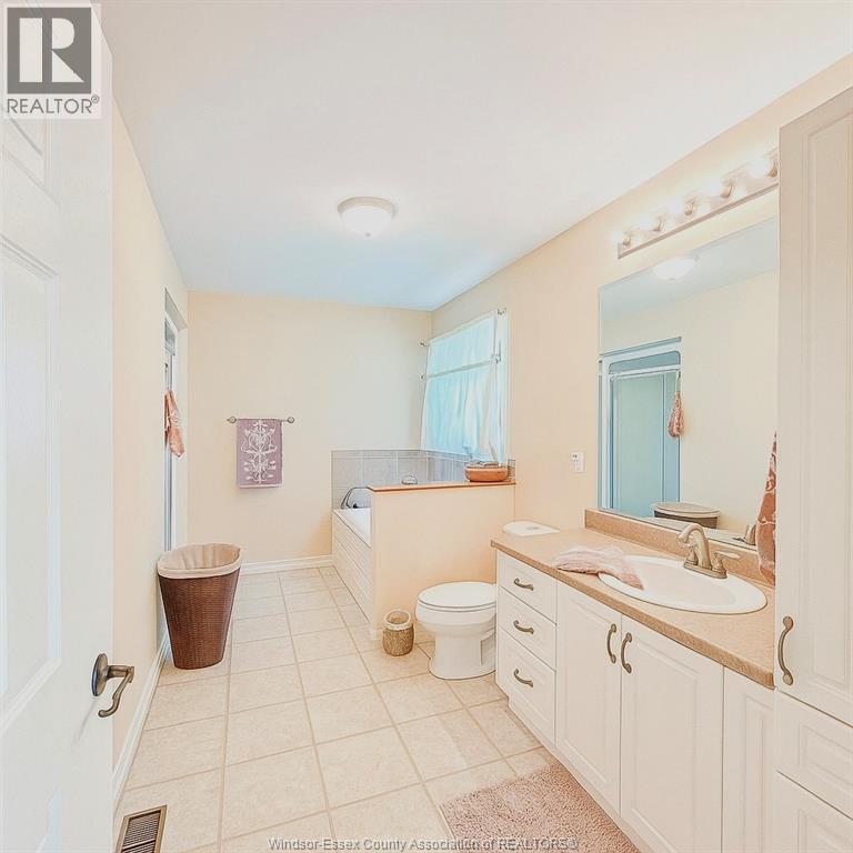 761 East West ROAD - 18