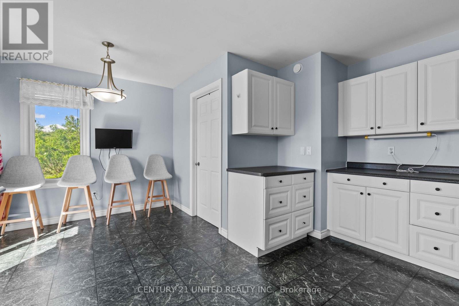 209 LONSBERRY LANE - 12
