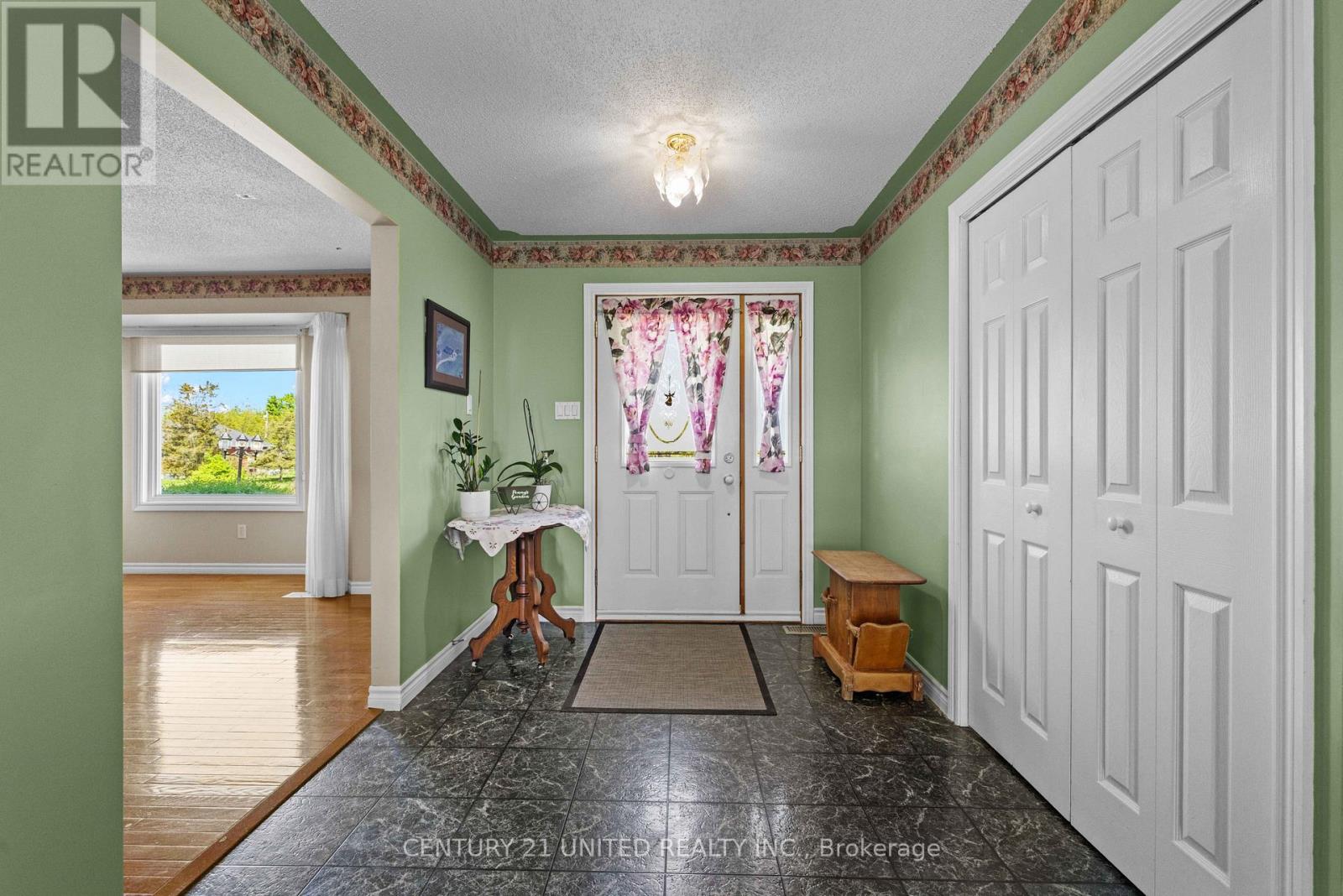 209 LONSBERRY LANE - 4