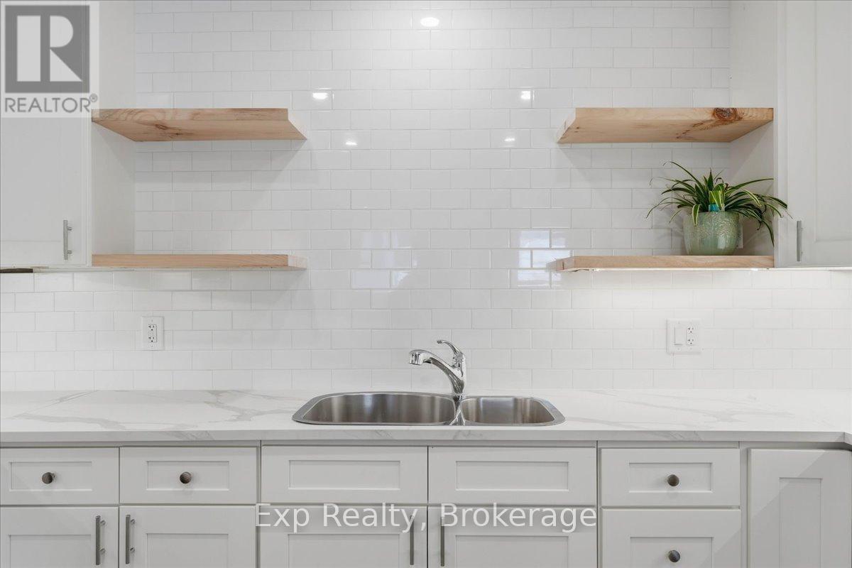 110 HASTINGS DRIVE - 12