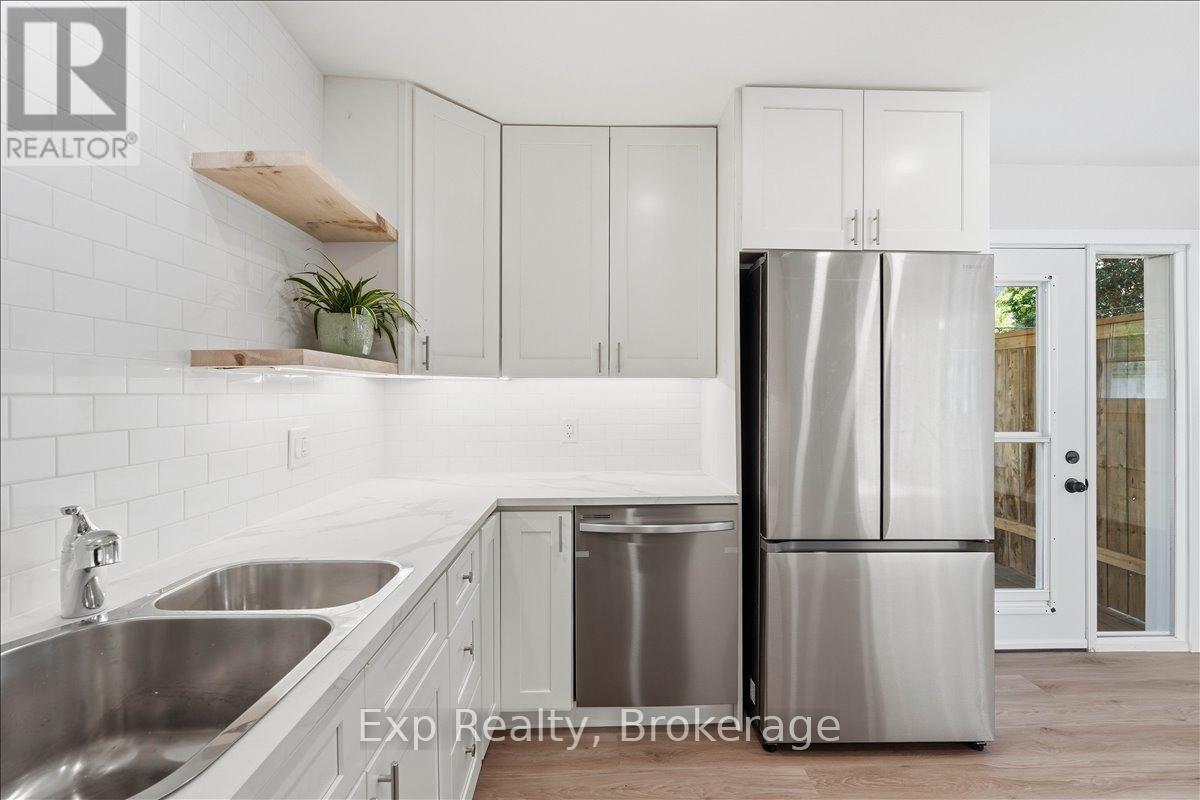 110 HASTINGS DRIVE - 14