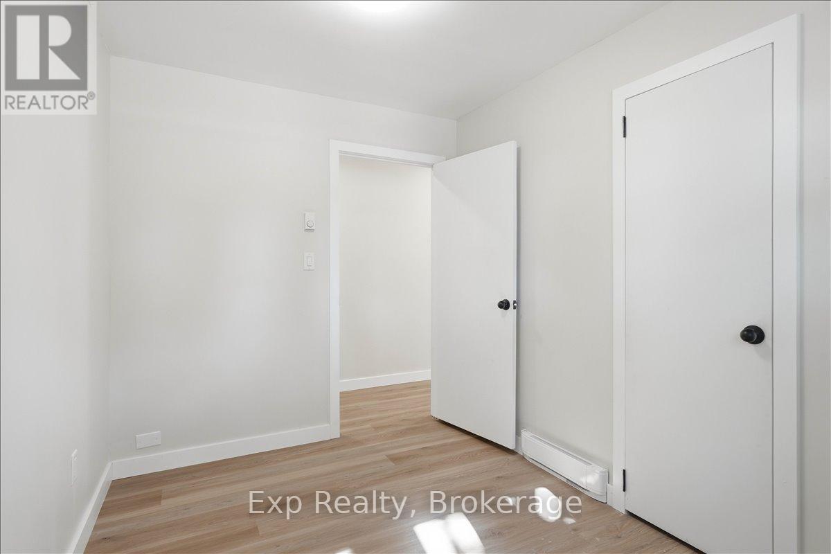 110 HASTINGS DRIVE - 17