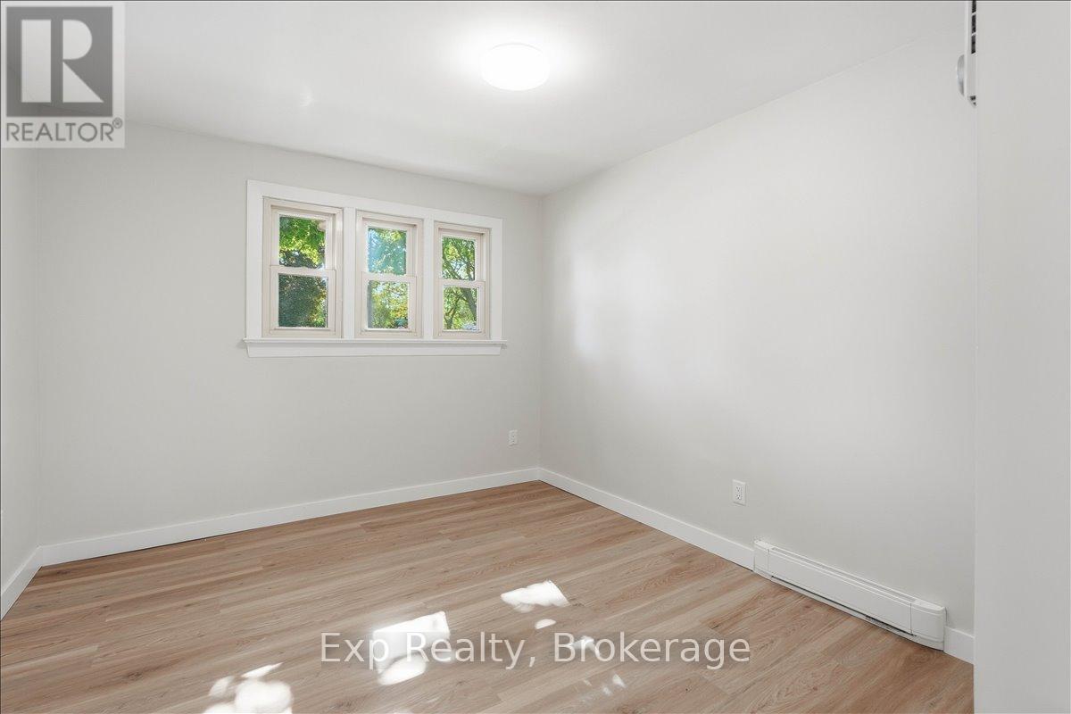 110 HASTINGS DRIVE - 18