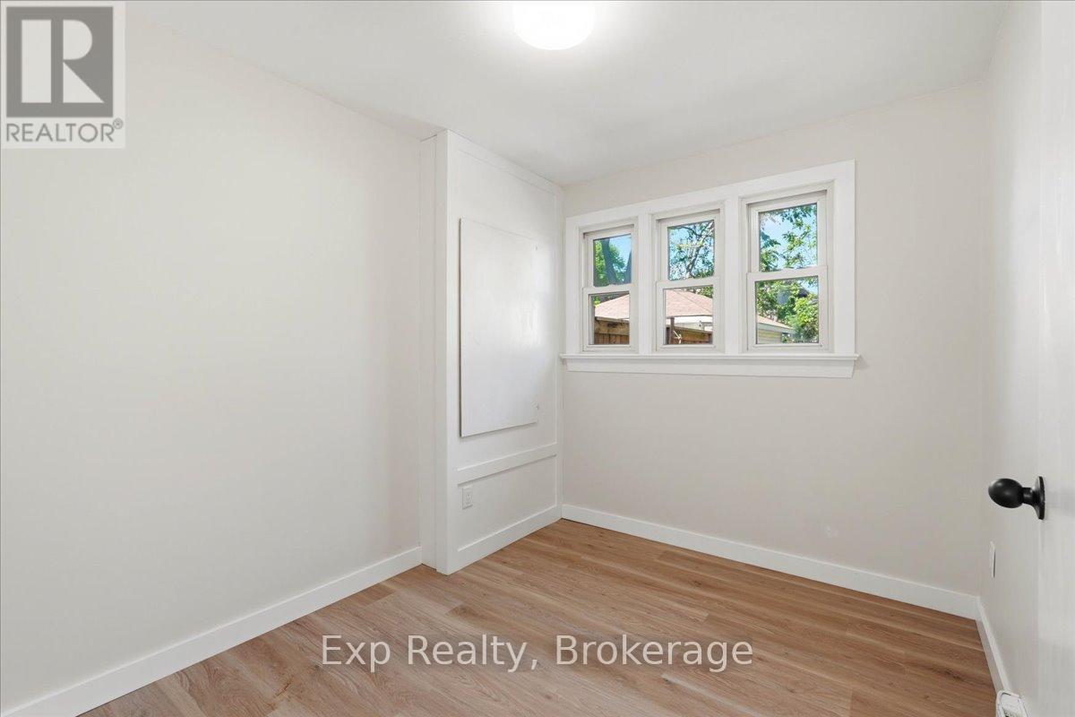 110 HASTINGS DRIVE - 20