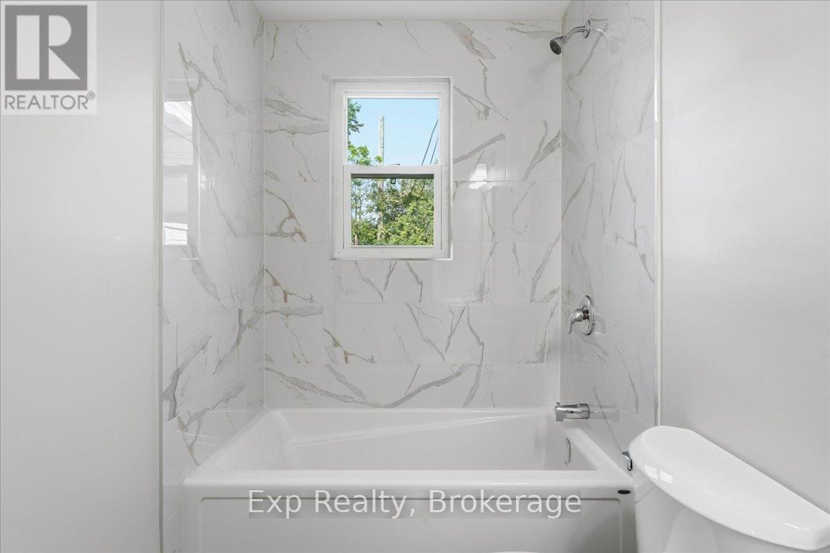110 HASTINGS DRIVE - 23