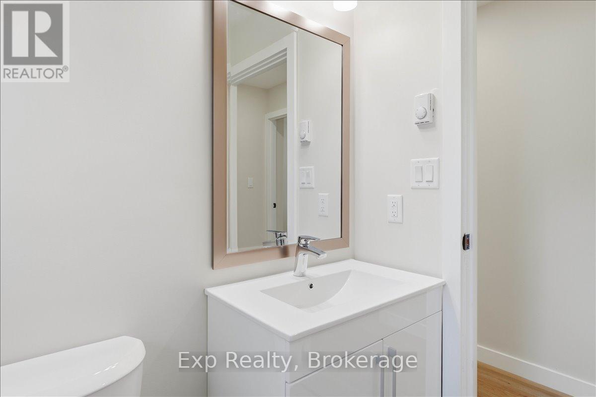 110 HASTINGS DRIVE - 24