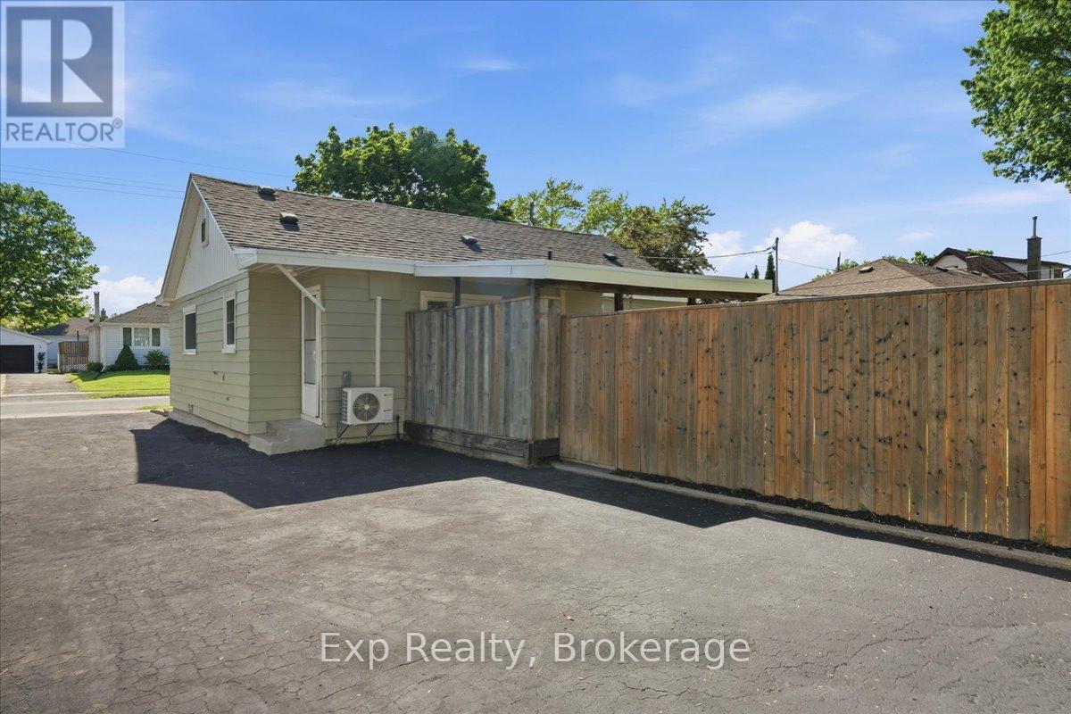 110 HASTINGS DRIVE - 26