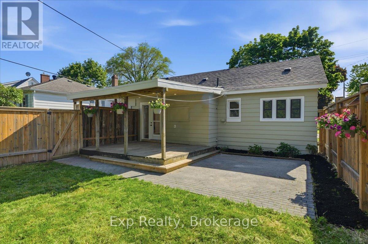 110 HASTINGS DRIVE - 30
