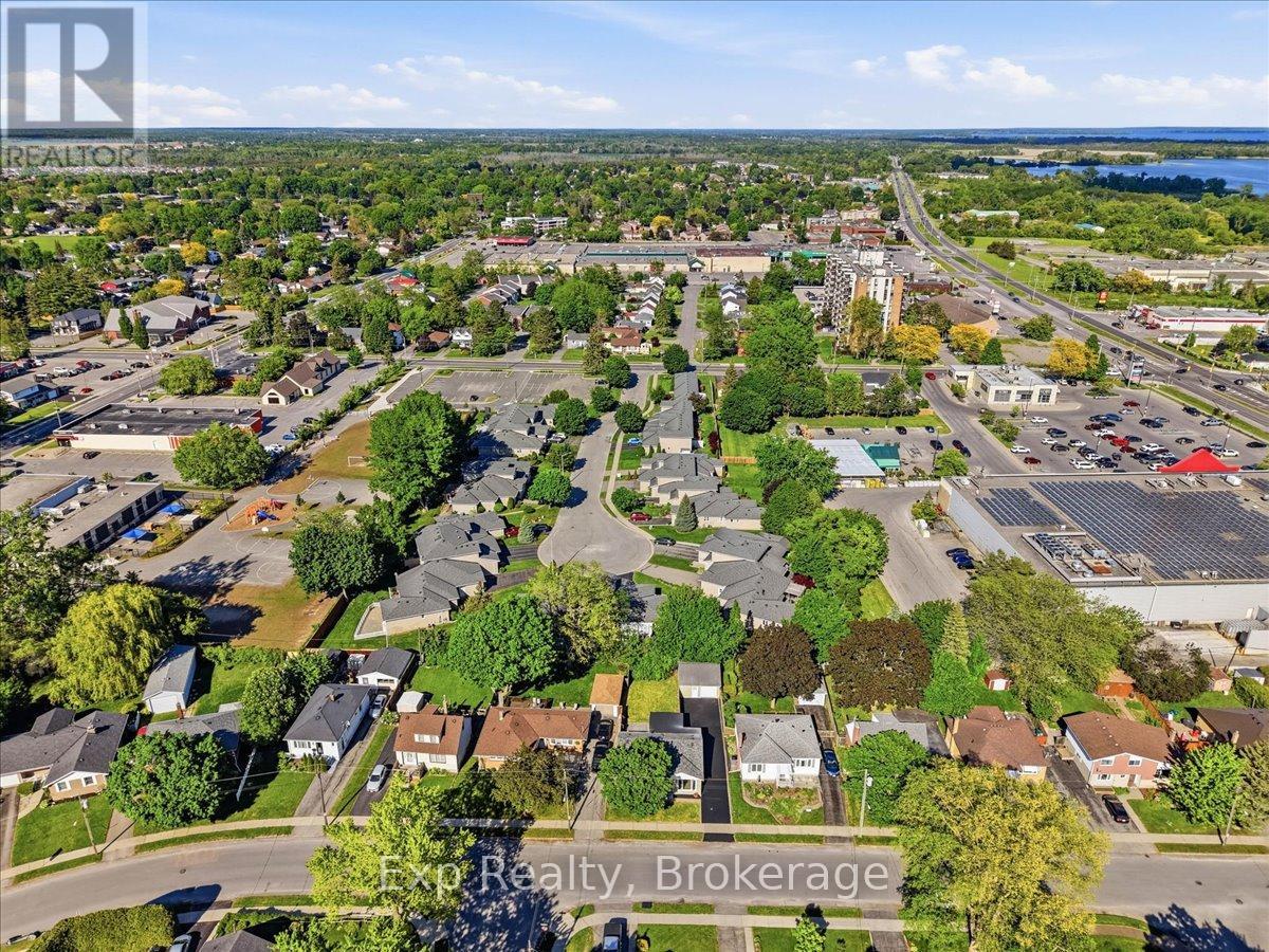 110 HASTINGS DRIVE - 33